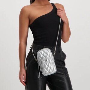 Steve Madden BCALLING QUILTED CROSSBODY BAG SILVER